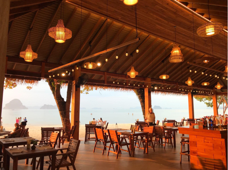 Red Leaf Beach Bar